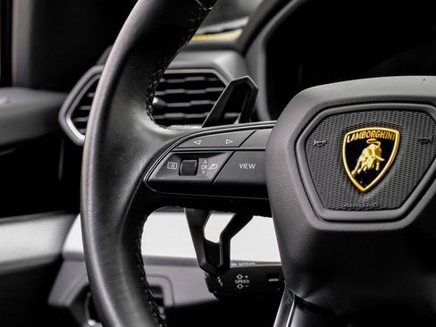 Used 2022 Lamborghini Urus AWD/4WD image 16