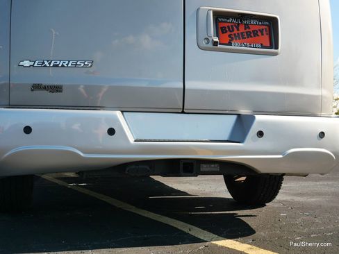 Used 2021 Chevrolet Express 2500 LS w/ Enhanced Convenience Package image 16