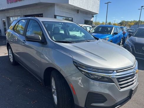 Used 2023 Chevrolet Equinox LS image 5