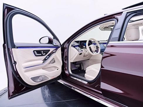 Used 2024 Mercedes-Benz S 63 AMG S image 40