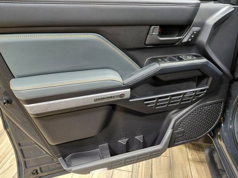 Used 2025 Toyota 4Runner Trailhunter image 44