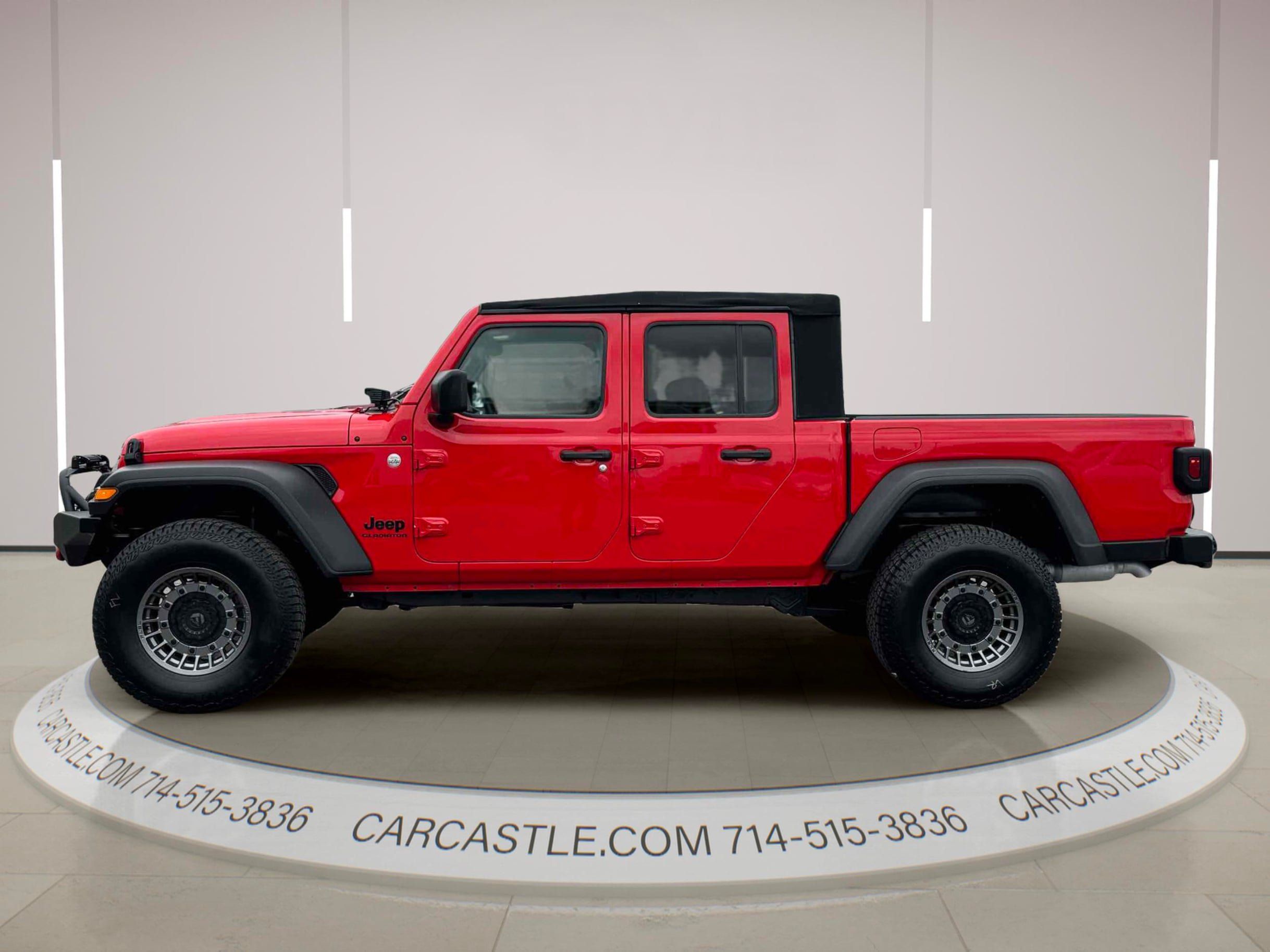 Used 2020 Jeep Gladiator Sport w/ Quick Order Package 24S AWD/4WD image 3