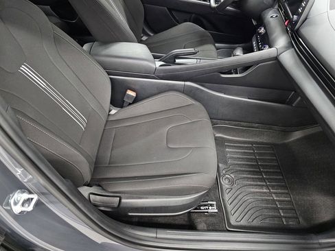 Used 2025 Hyundai Elantra Sport w/ Cargo Package FWD image 20