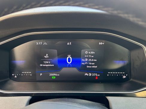 Used 2025 Volkswagen Jetta SE image 45