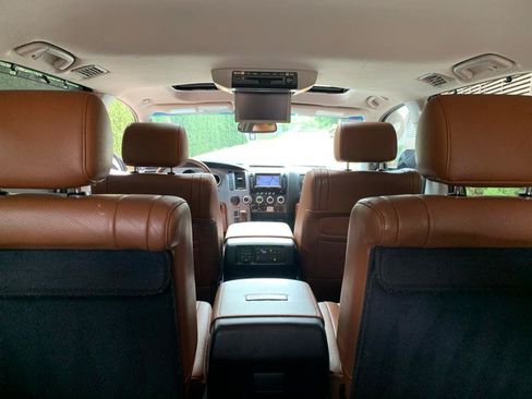 Used 2010 Toyota Sequoia Platinum RWD image 46