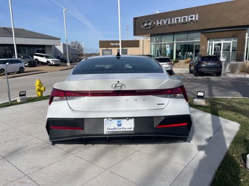 New 2026 Hyundai Elantra Blue image 4