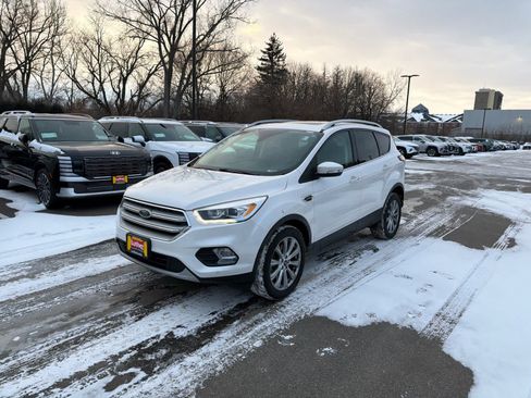Used 2018 Ford Escape Titanium image 4