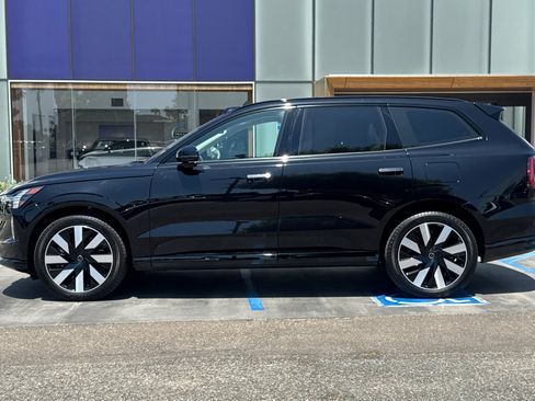 Certified 2025 Volvo EX90 Ultra AWD/4WD image 7
