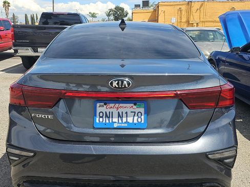 Used 2020 Kia Forte LXS FWD image 5