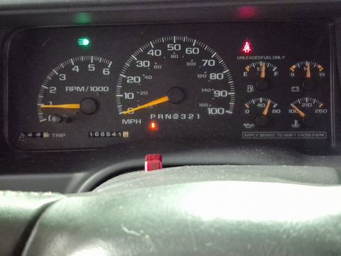 Used 1999 Chevrolet Suburban 2WD w/ Preferred Equipment Group 3 image 12