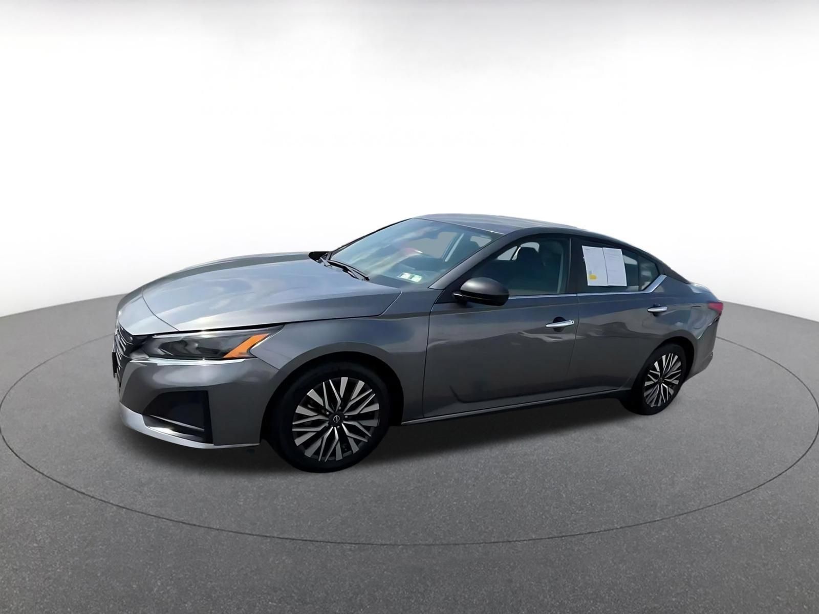 Used 2025 Nissan Altima 2.5 SV FWD image 7