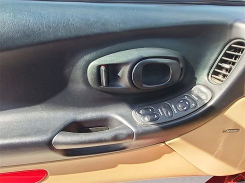 Used 2000 Chevrolet Corvette Convertible w/ Memory Pkg image 24