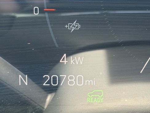 Certified 2024 Cadillac Lyriq Luxury AWD/4WD image 28