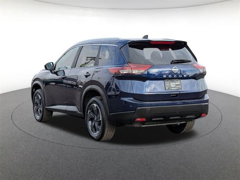 Used 2025 Nissan Rogue SV w/ SV Premium Package image 7