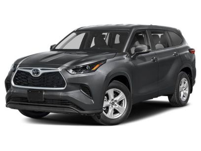 Used 2023 Toyota Highlander LE