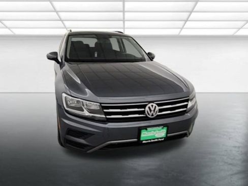 Used 2018 Volkswagen Tiguan SEL AWD/4WD image 2