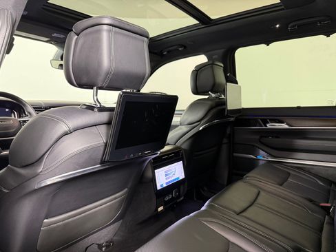 Used 2022 Jeep Grand Wagoneer Series I w/ Rear Seat Video Group 1 AWD/4WD image 26