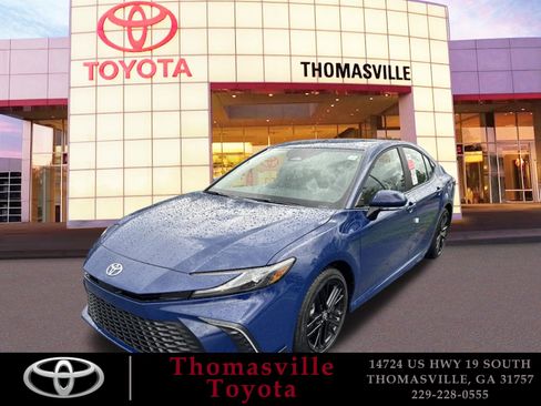 New 2026 Toyota Camry SE image 1