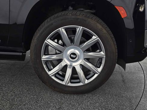Certified 2024 Cadillac Escalade ESV Premium Luxury Platinum AWD/4WD image 9