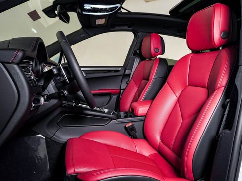 New 2026 Porsche Macan S image 5