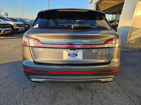 Used 2021 Lincoln Nautilus Reserve w/ Monochromatic Package image 5