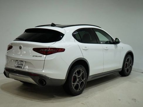 Used 2023 Alfa Romeo Stelvio Ti AWD/4WD image 7