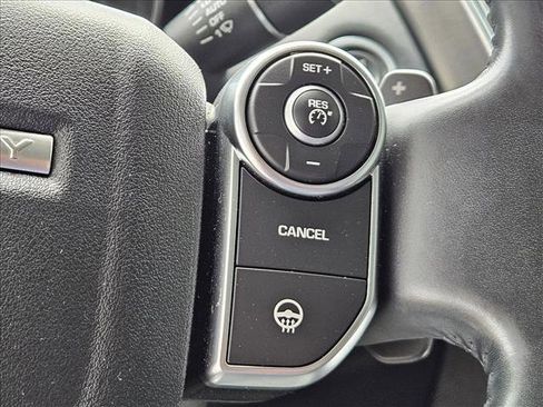 Used 2017 Land Rover Discovery First Edition image 11