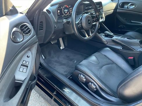 Used 2024 Nissan Z Performance w/ Floor Mat Package RWD image 3
