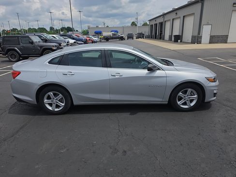 Used 2019 Chevrolet Malibu LS FWD image 2
