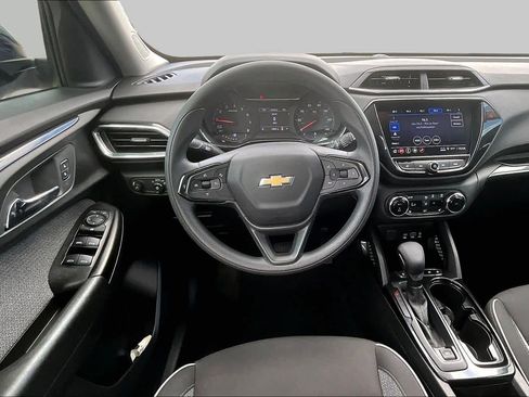 Used 2023 Chevrolet TrailBlazer LT w/ Convenience Package FWD image 5