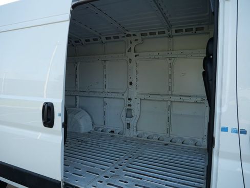 Used 2023 RAM ProMaster 2500 FWD image 26