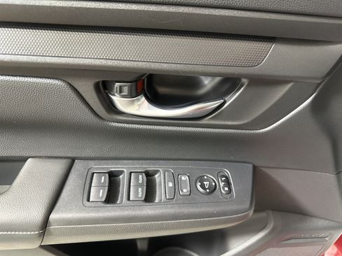 Used 2025 Honda CR-V EX image 11