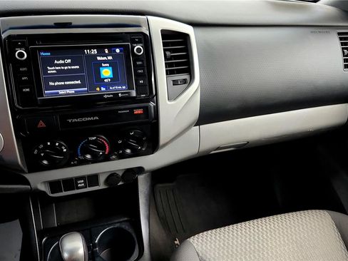 Certified 2015 Toyota Tacoma 4x4 Double Cab image 41