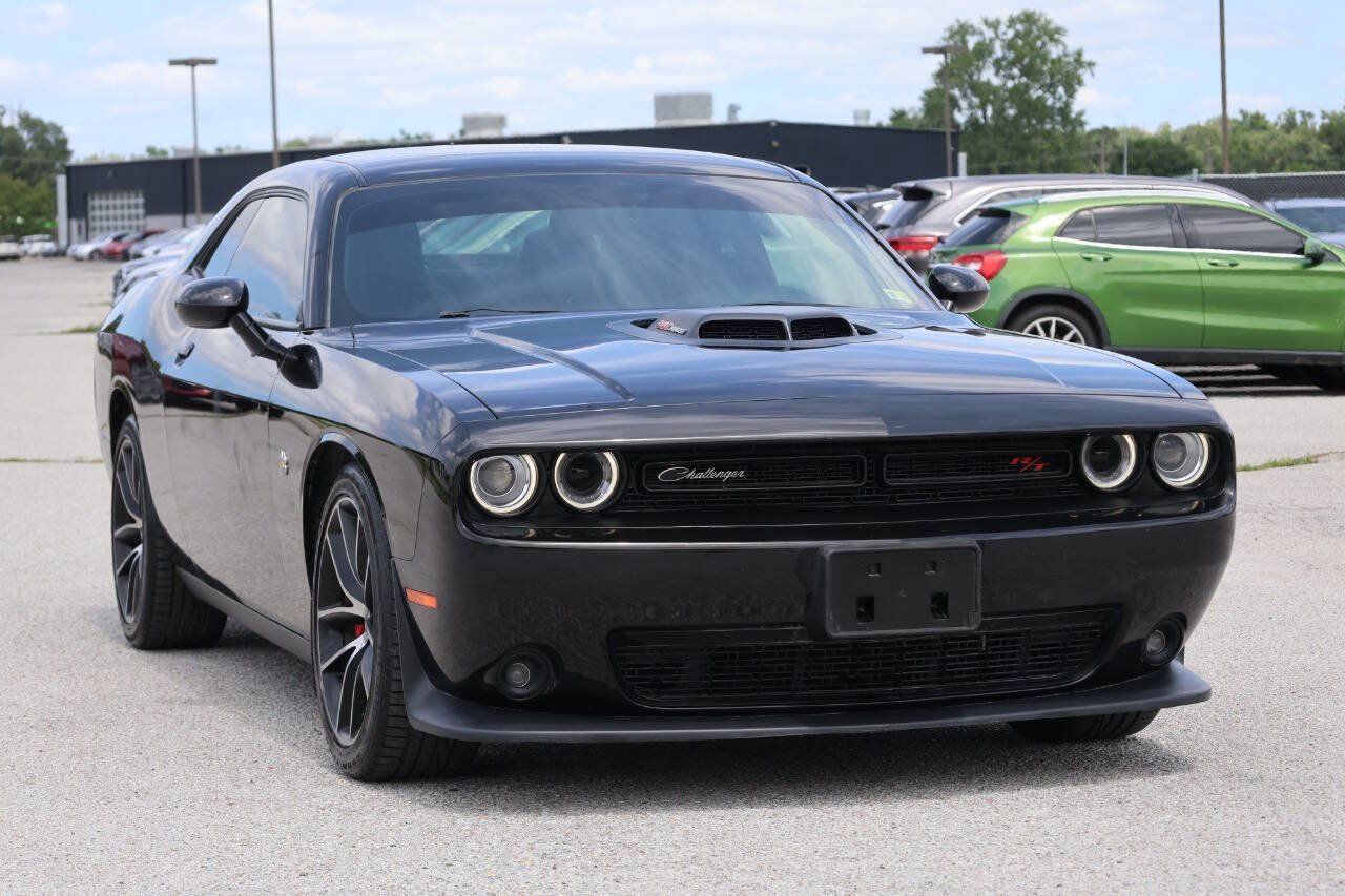 Used 2018 Dodge Challenger R/T Scat Pack RWD image 4