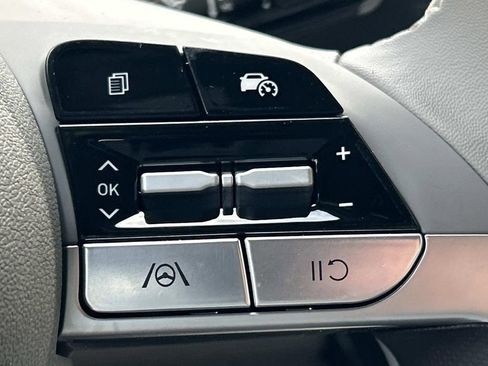 New 2026 Hyundai Elantra Sport FWD image 27