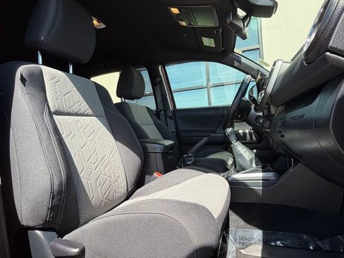 Used 2023 Toyota Tacoma TRD Off-Road w/ Technology Package image 21