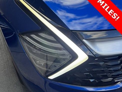 Used 2025 Kia Sportage EX w/ Premium Package image 3