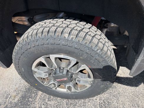 Used 2022 GMC Sierra 2500 AT4 w/ AT4 Preferred Package AWD/4WD image 15