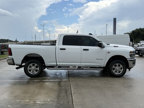 Used 2025 RAM 2500 Big Horn AWD/4WD image 3