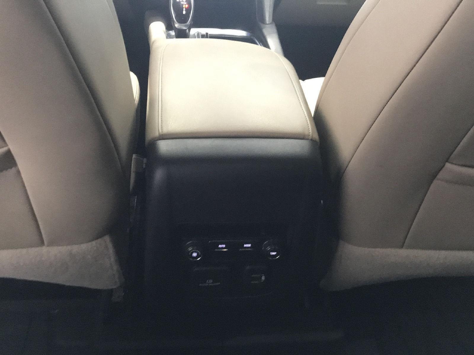 Used 2020 Buick Enclave Essence w/ Sound and Sites Package AWD/4WD image 15