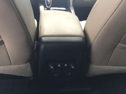 Used 2020 Buick Enclave Essence w/ Sound and Sites Package AWD/4WD image 15