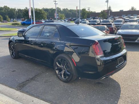 Used 2021 Chrysler 300 Touring w/ Sport Appearance Package RWD image 7
