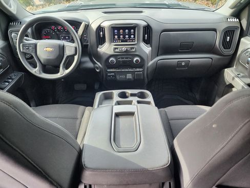 Used 2024 Chevrolet Silverado 2500 Custom w/ Custom Convenience Package image 20