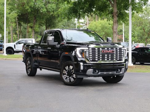 Used 2025 GMC Sierra 2500 Denali w/ Denali Reserve Package AWD/4WD image 2