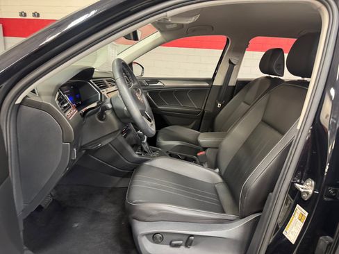Used 2023 Volkswagen Tiguan SE FWD image 14