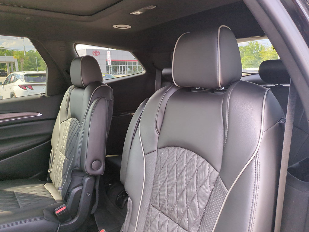 Used 2023 Buick Enclave Avenir w/ Avenir Technology Package AWD/4WD image 30