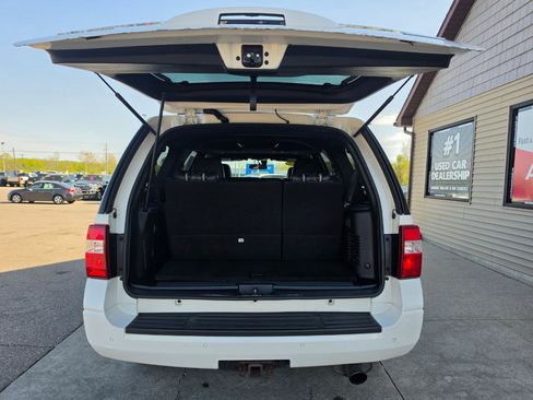 Used 2015 Ford Expedition Limited w/ Equipment Group 301A AWD/4WD image 17