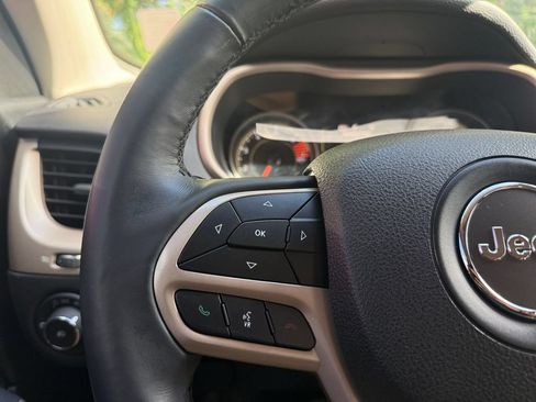 Used 2017 Jeep Cherokee Latitude FWD image 22
