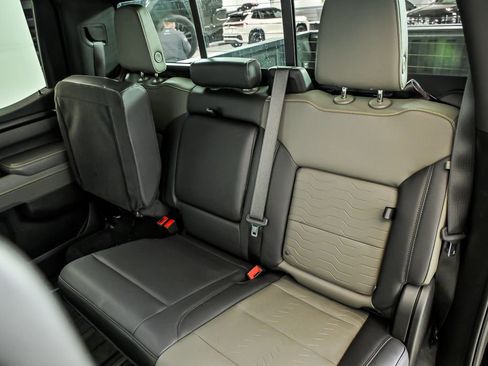 Used 2025 Chevrolet Silverado 1500 ZR2 w/ Technology Package AWD/4WD image 17