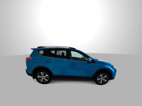 Used 2017 Toyota RAV4 XLE w/ All Weather Liner Package AWD/4WD image 9